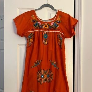 Floral embroidered short-sleeve dress